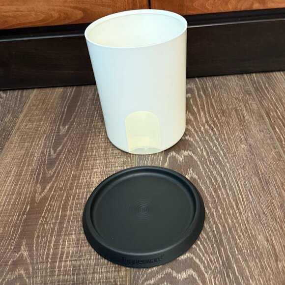 Tupperware One Touch Reminder Canisters – Set of 4 - Picture 14 of 16